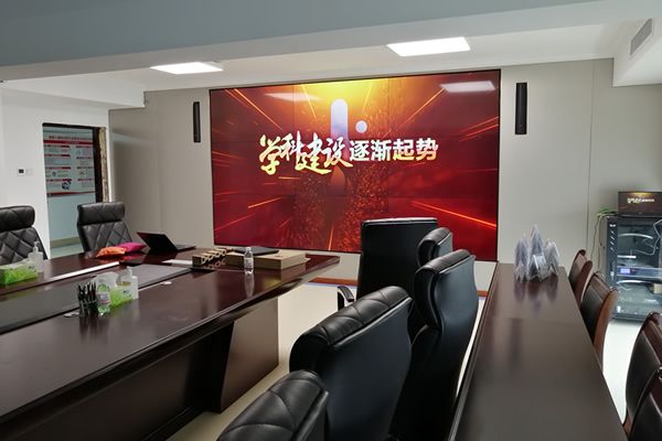無縫拼接屏與0.88mm液晶拼接屏哪款顯示效果更好？