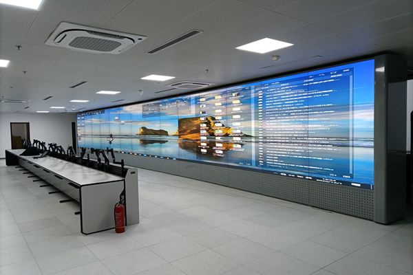 大數(shù)據(jù)顯示平臺(tái)使用液晶拼接與LED顯示屏？