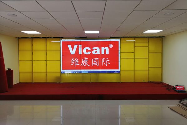 投影儀和拼接屏有什么區(qū)別，優(yōu)缺點(diǎn)有哪些