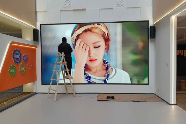 全彩室內(nèi)LED顯示屏價格多少錢一平方？